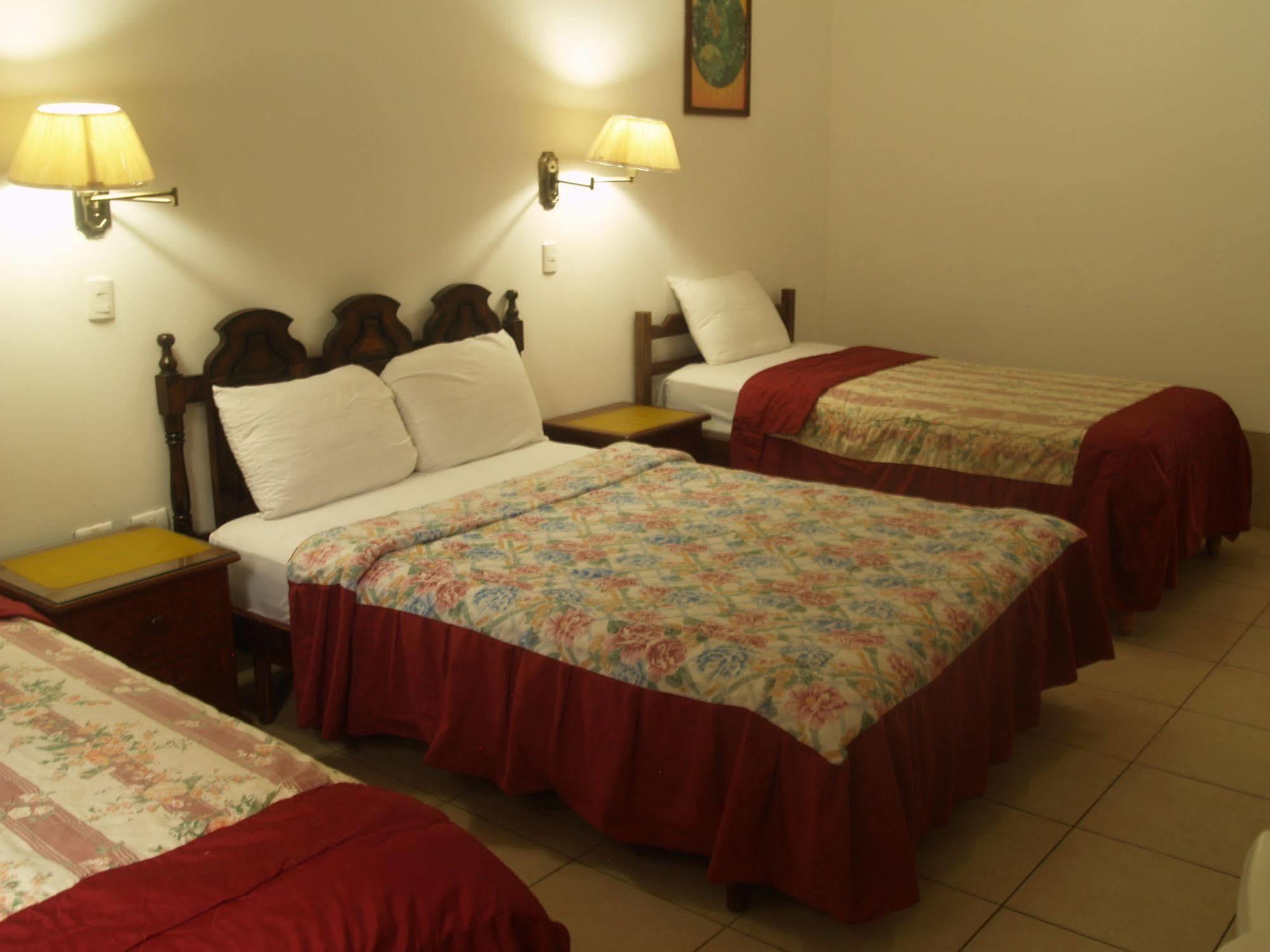 Hotel Pacifico ปูแอร์โตโลเปซ ภายนอก รูปภาพ