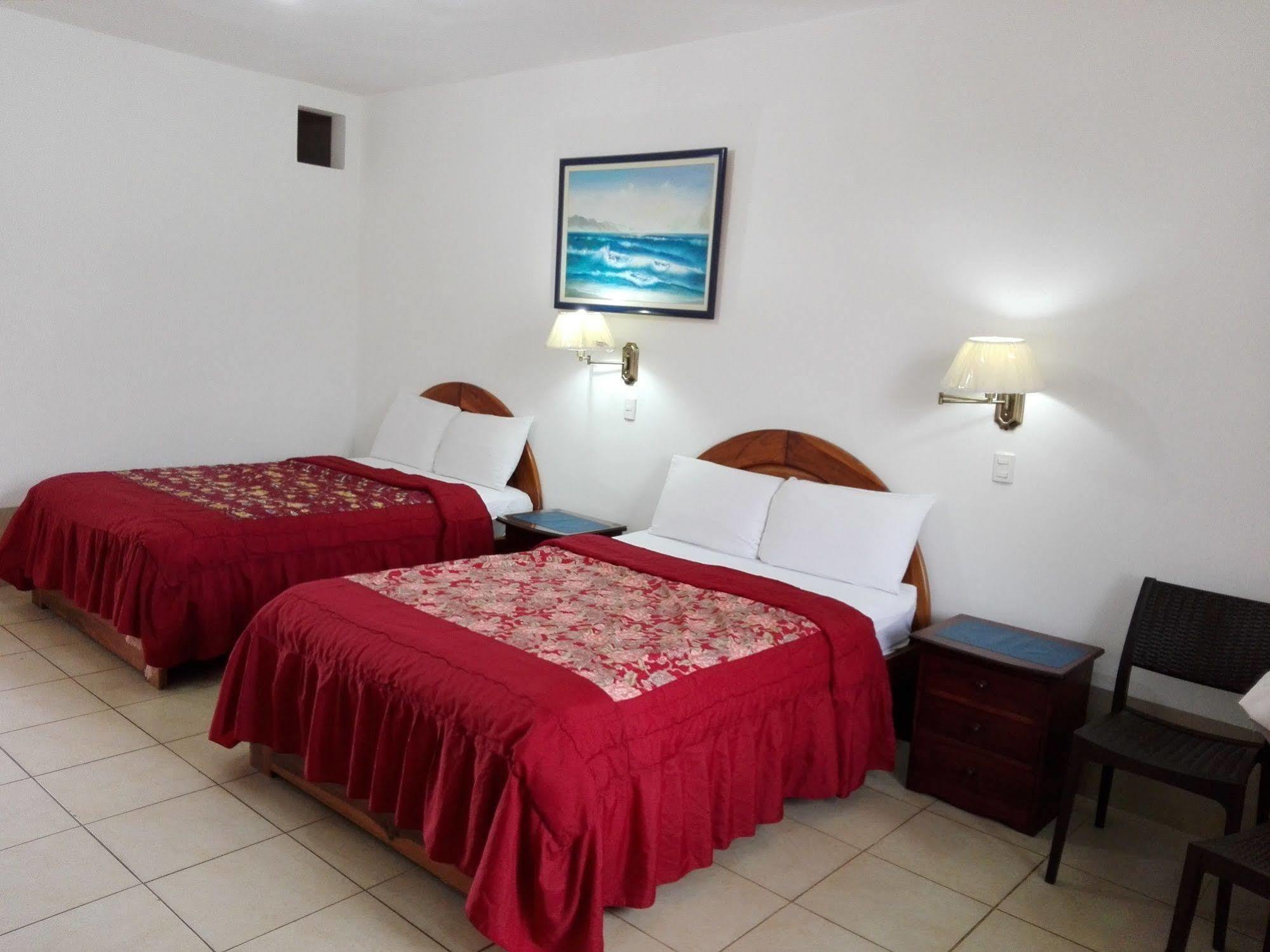 Hotel Pacifico ปูแอร์โตโลเปซ ภายนอก รูปภาพ
